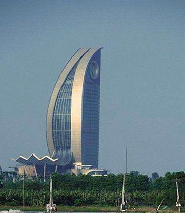 高(gao)明(ming)帆船酒(jiu)店